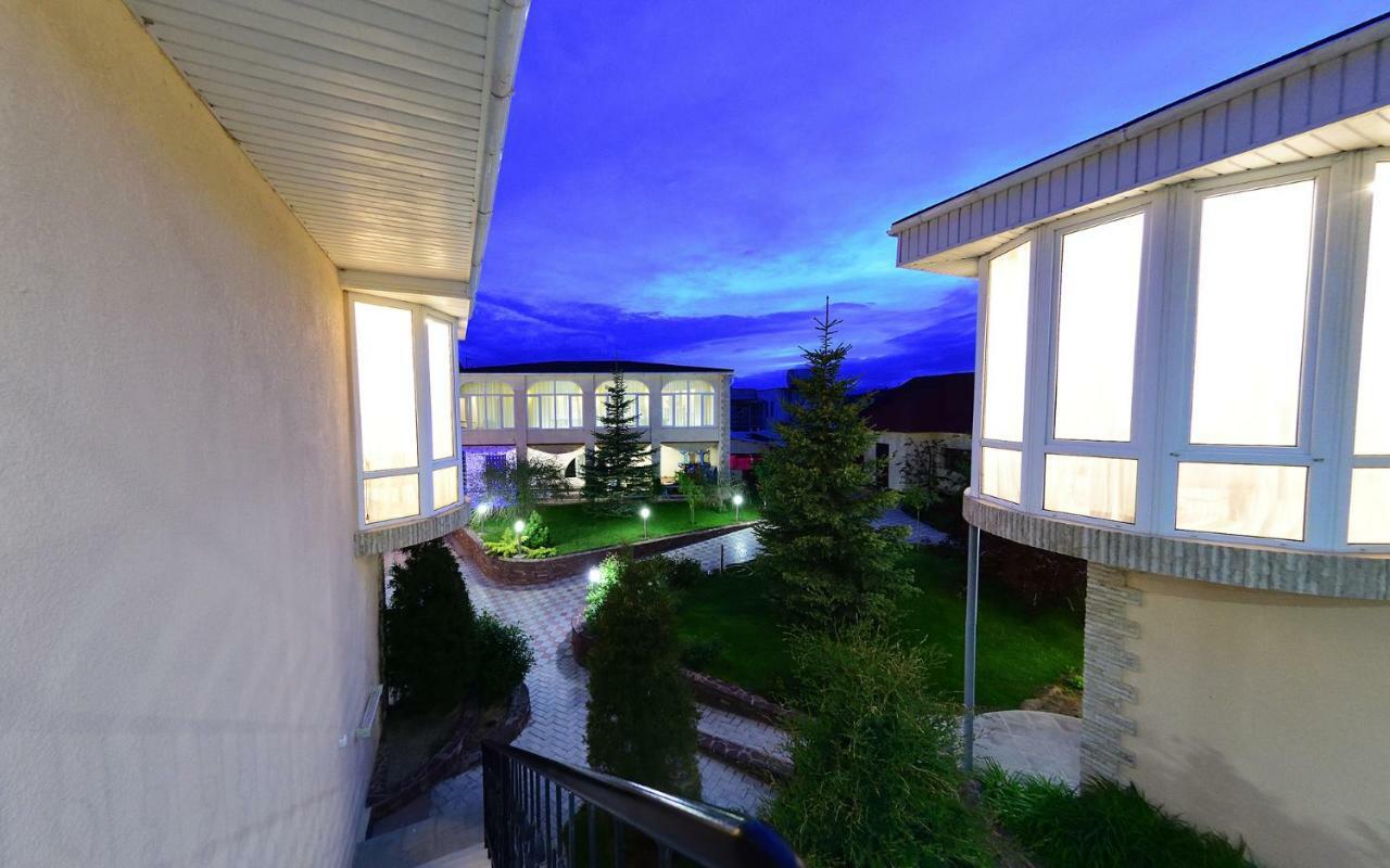 Zlata Inn Tamchy エクステリア 写真