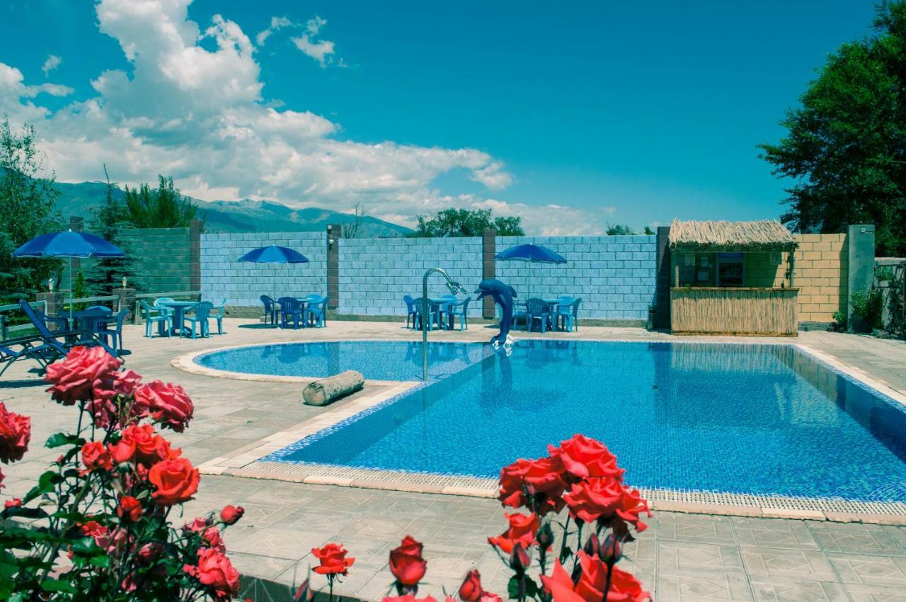 Zlata Inn Tamchy エクステリア 写真